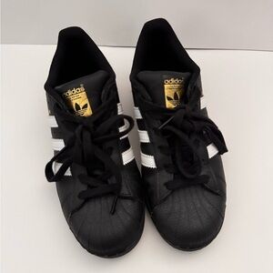 Adidas SuperStar Big kids size 5
